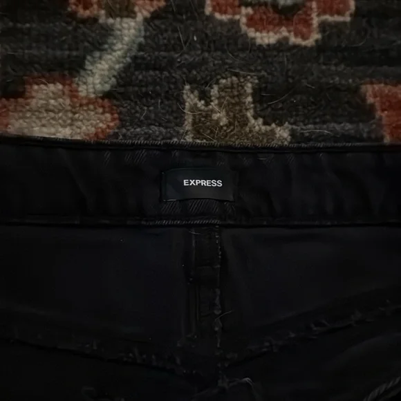 NWOT Express Women's Black Jeans - Picture 3 of 4